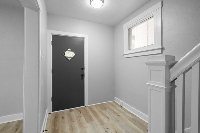 Building Photo - Stunning 3 bedroom home in Carrick availab...