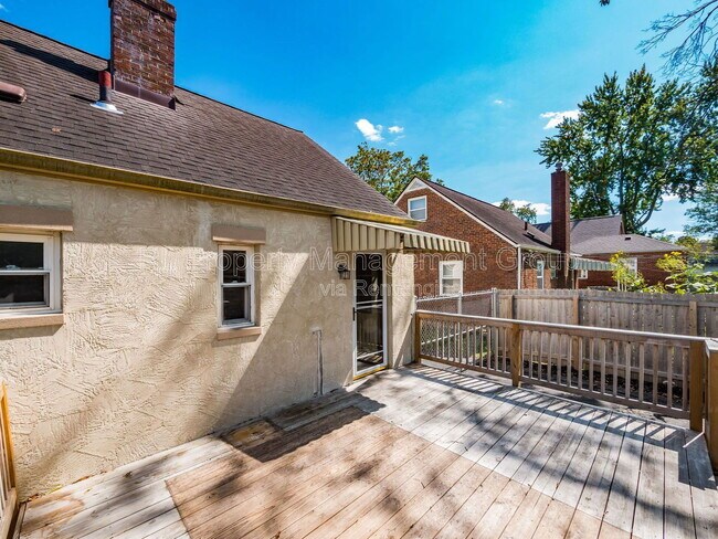 Building Photo - 925 S Chesterfield Rd