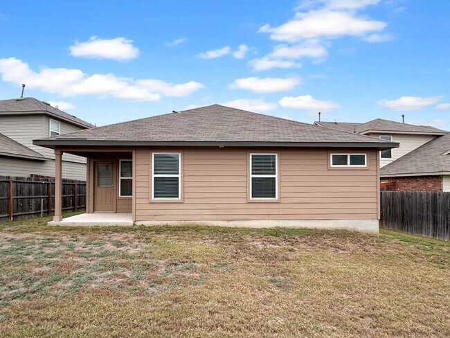 Building Photo - Spacious One Story Home Near Government Canyon