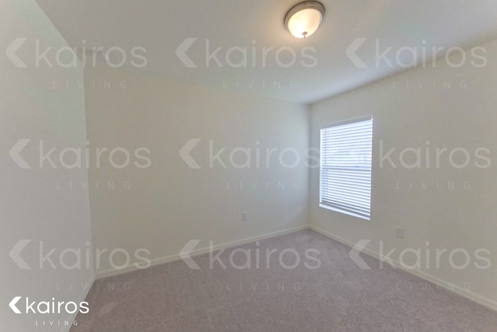 Building Photo - 3024 NE 1st Ave