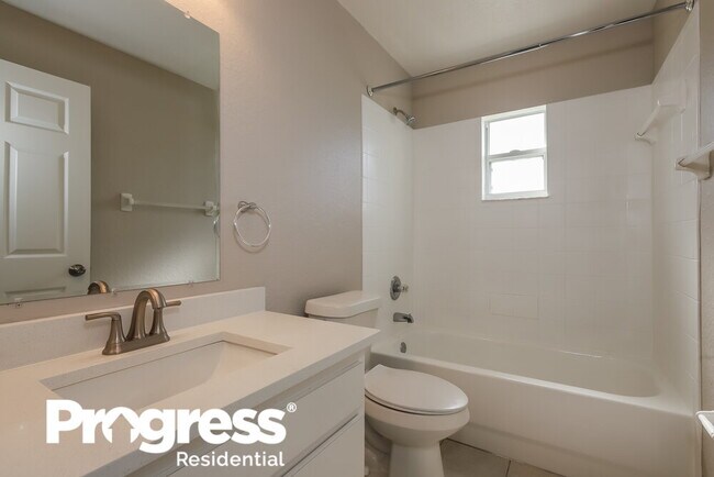 Building Photo - 3180 Thoroughbred Loop N