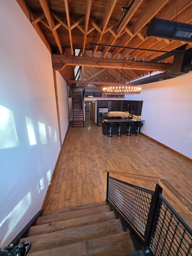 Building Photo - 316 N Seminary Ave