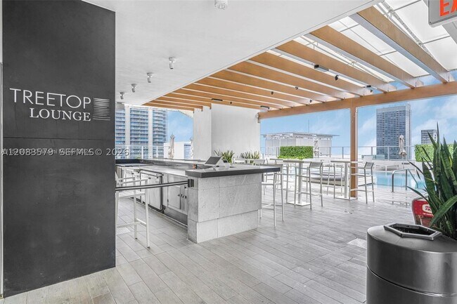 Building Photo - 1010 Brickell Ave