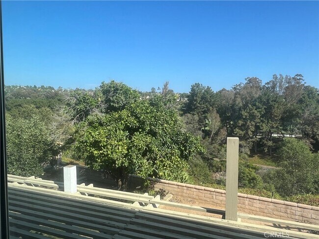 Building Photo - 24822 Via San Fernando