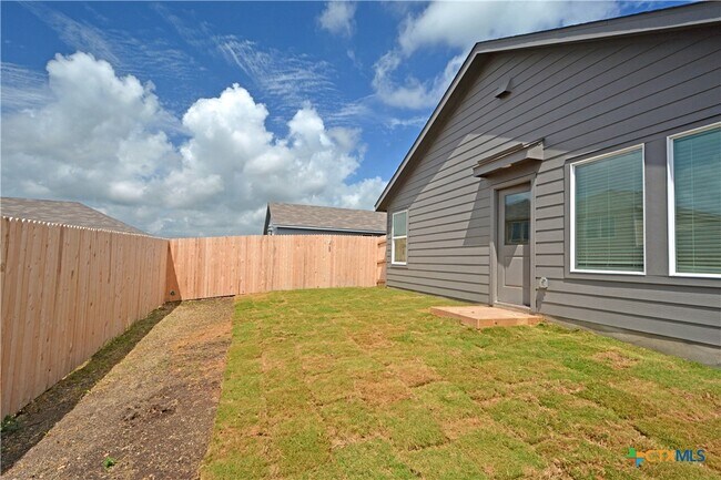 Building Photo - 1537 Hummock Steep