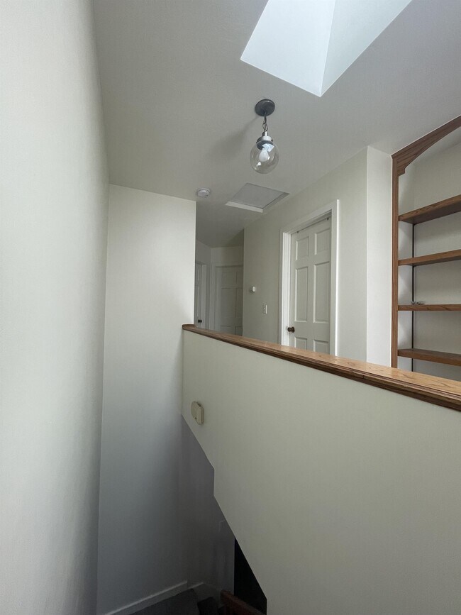 Building Photo - 1611 W Koch St