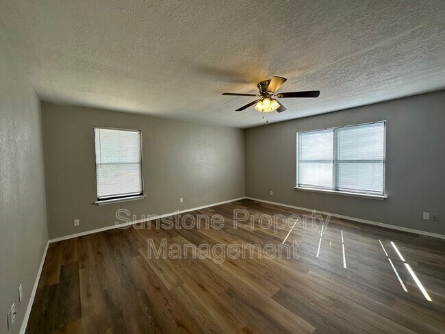 Building Photo - 12303 E 87th St N