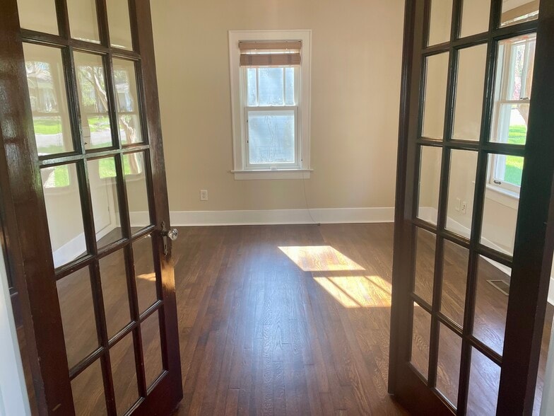 Dining Room - 4707 Elkins Ave