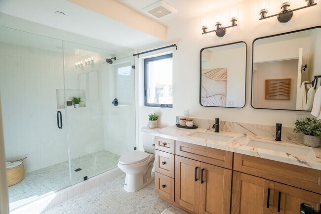 Building Photo - VE0528 (RSO)