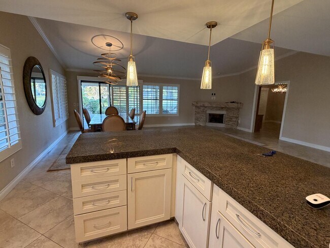 Building Photo - 39196 Sweetwater Dr