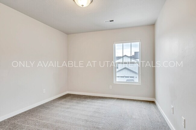 Building Photo - 5002 N Marble Fox Way
