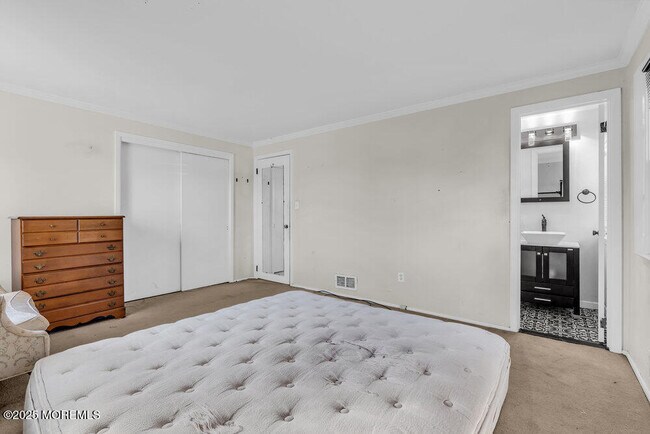 Building Photo - 260 Howard Ave