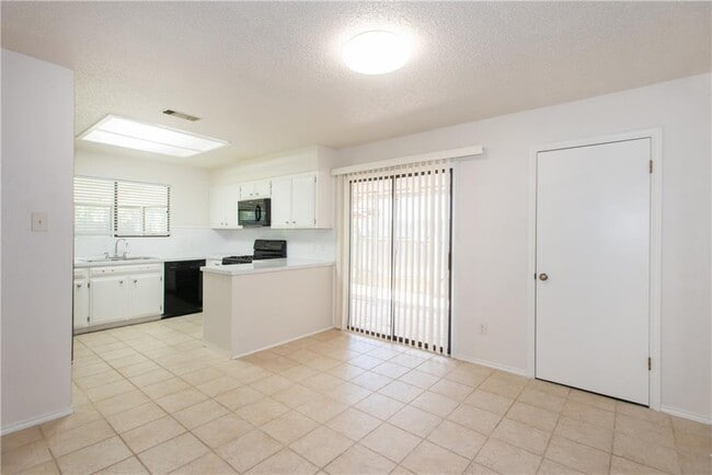 Building Photo - 5811 Cannon Mountain Dr