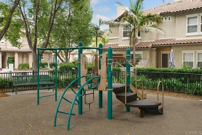 Building Photo - ***Beautiful Like-New 2 bed / 2.5 bath / 1...