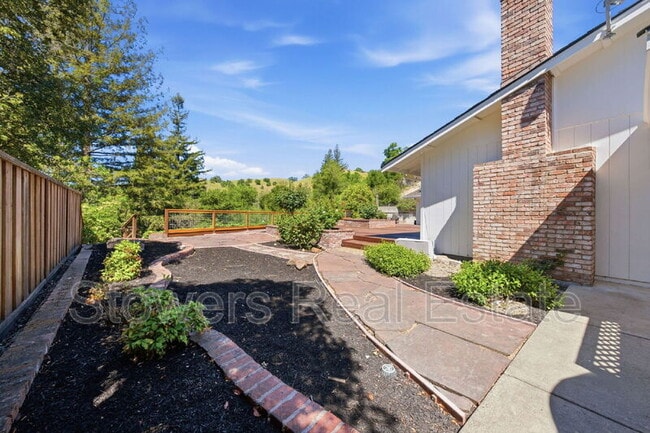 Building Photo - 155 Mountain Canyon Pl