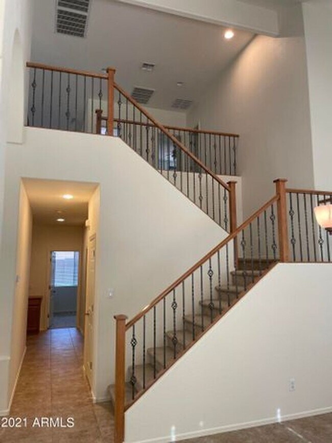 Building Photo - LARGE 4 BEDROOM HOME IN ANTHEM WEST