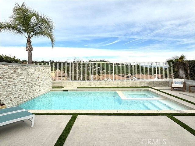 Building Photo - 24725 Cll Serranona