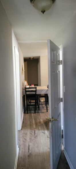 Building Photo - 22 Douglas Ave