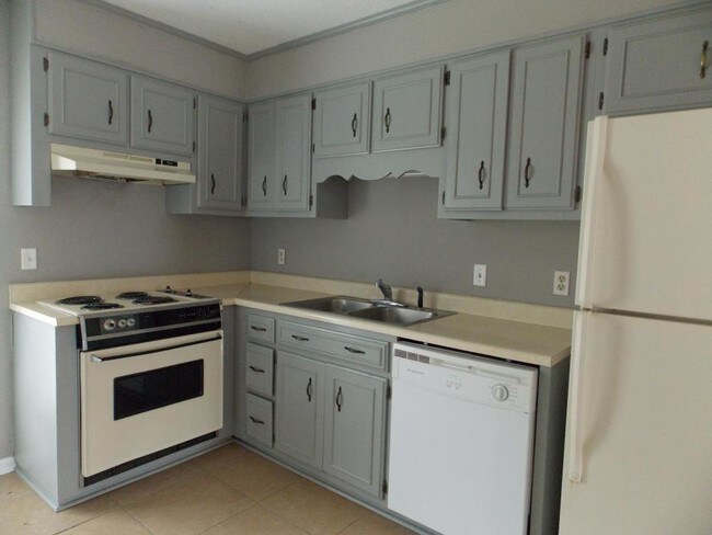 Building Photo - 140 Lanier Dr