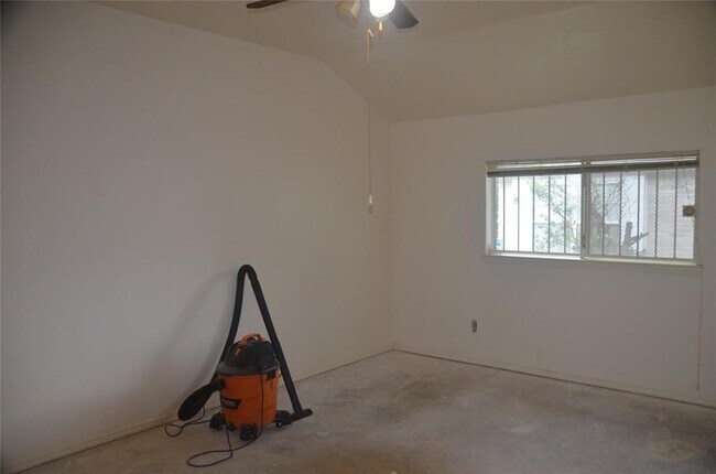 Building Photo - 3407 Sandbrook Dr