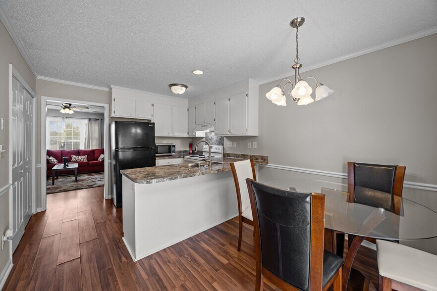 Building Photo - 3809 E Vancroft Cir
