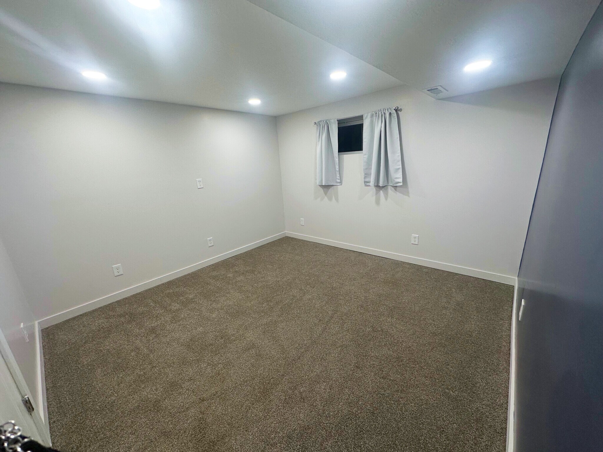 Building Photo - 435 Kiesel Ave