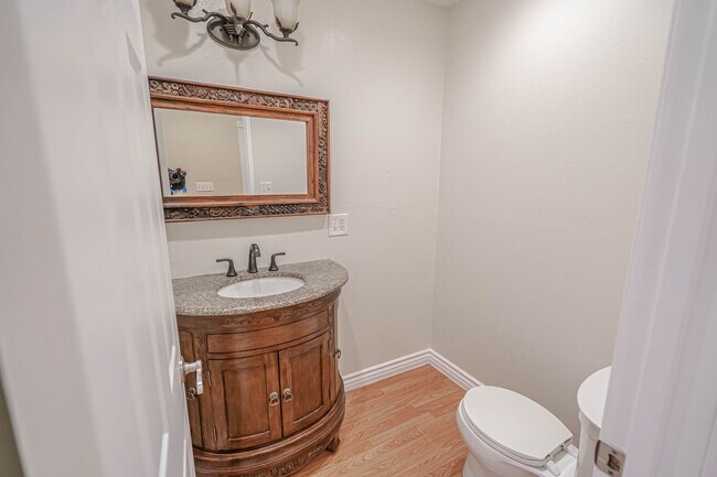 Building Photo - 4 Bedroom Pool Home for Rent in Secluded S...