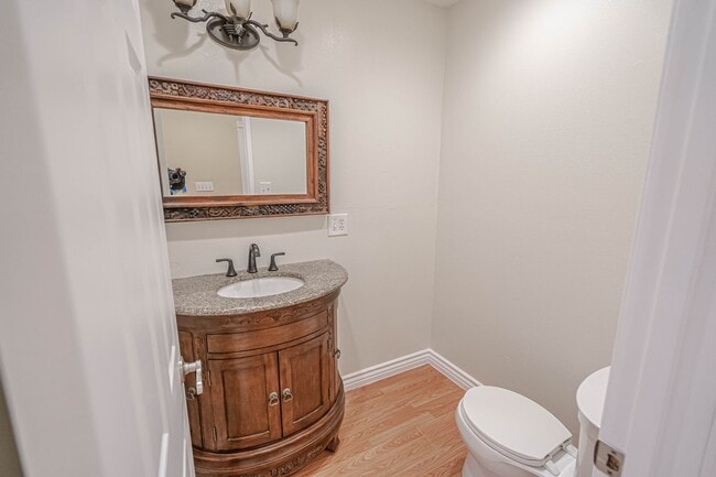 Building Photo - Stunning 4-Bedroom Pool Home for Rent in S...