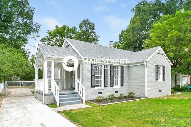 Building Photo - 3 Bedroom Pet-Friendly Home in Memphis, TN with Main Street Renewal