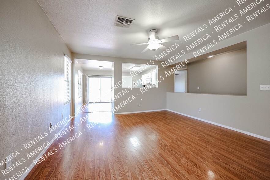 Building Photo - 9404 W Terri Lee Dr
