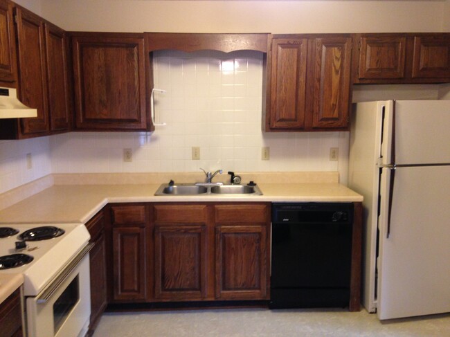 Building Photo - 4609 W Millbrook Dr
