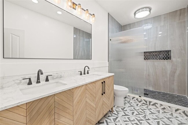 Building Photo - 4102 W Sevilla St