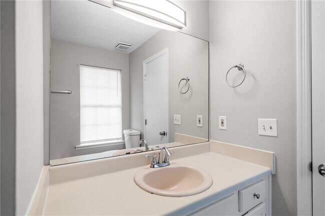 Building Photo - 112 Woodberry Ct