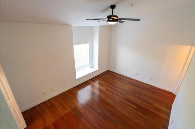 Building Photo - 4639 Overlook Dr NE