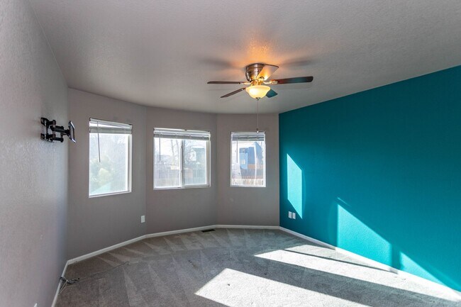 Building Photo - SPACIOUS 3BD HOME IN FREEDOM HEIGHTS W/ A/...