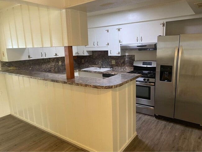 Building Photo - 6406 Schiller St