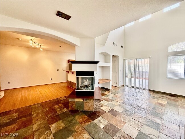 Building Photo - 1802 Ellisworth Pl