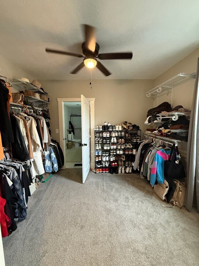 Building Photo - 4 Bedroom, Two Story House