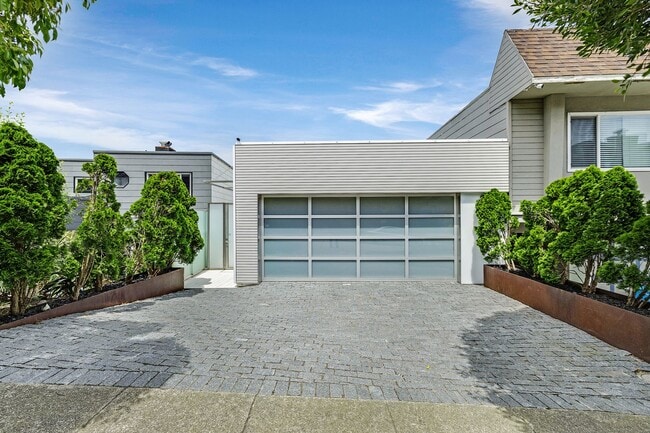Building Photo - 862 Pacheco St