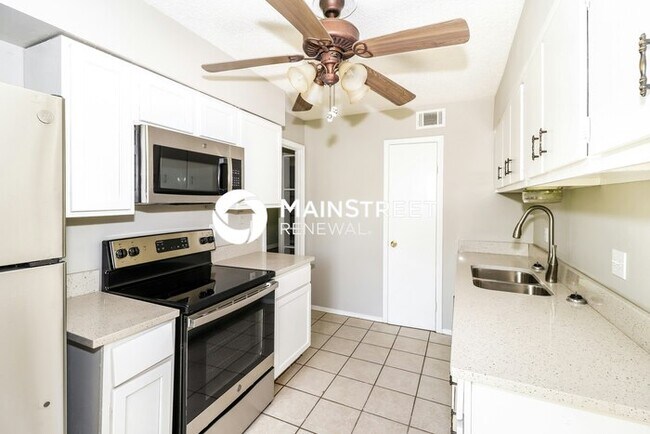 Building Photo - 3 Bedroom Pet-Friendly Home in Memphis, TN with Main Street Renewal