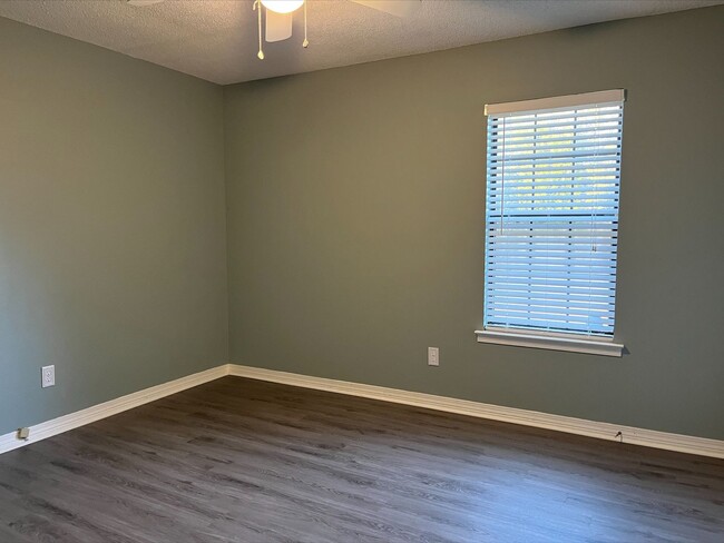 Building Photo - UPCOMING LISTING