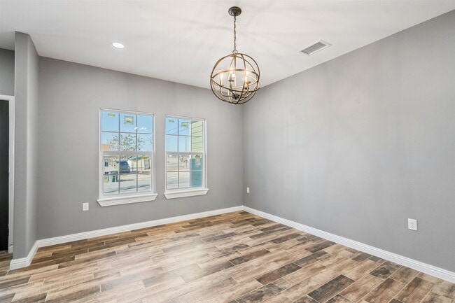 Building Photo - 601 Ave V