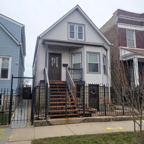 Front Entrance - 2053 N Lorel Ave