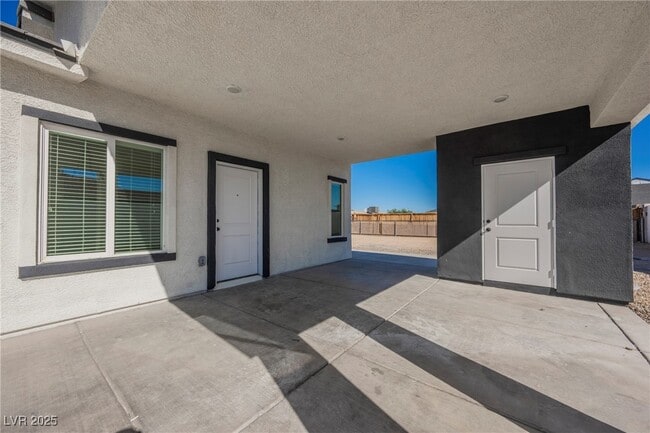 Building Photo - 5240 Denning St