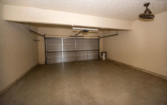 Building Photo - 43 Apache Trail