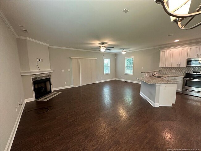 Building Photo - 919 Carolina Ave