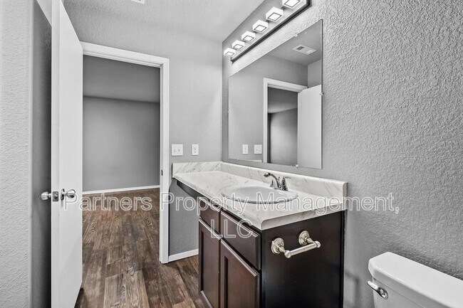 Building Photo - 234 E Anabranch Ct