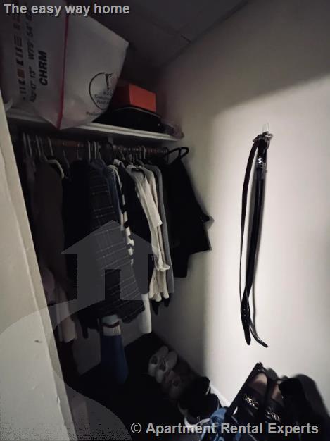 Building Photo - 10 Wallace St