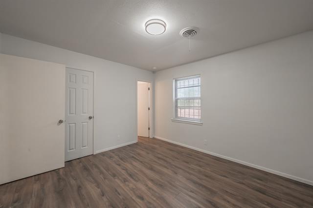 Building Photo - 2021 Glen Haven Dr