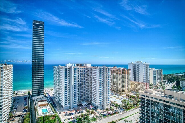 Building Photo - 2030 S Ocean Dr